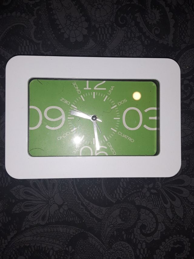 RELOJ DESPERTADOR