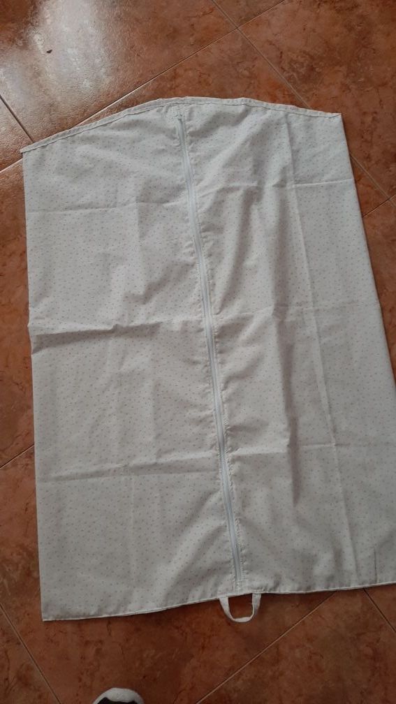 PORTA TRAJES, FUNDA ROPA