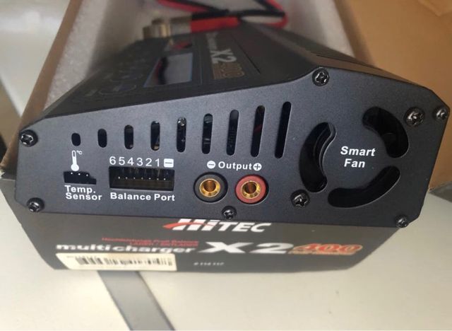 Cargador HITEC 2x400 RC AEROMODELISMO