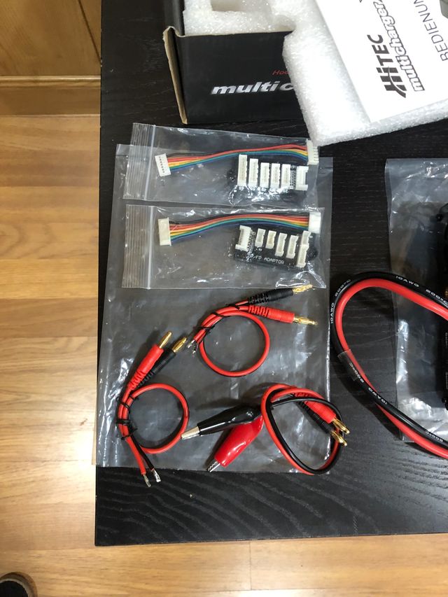 Cargador HITEC 2x400 RC AEROMODELISMO