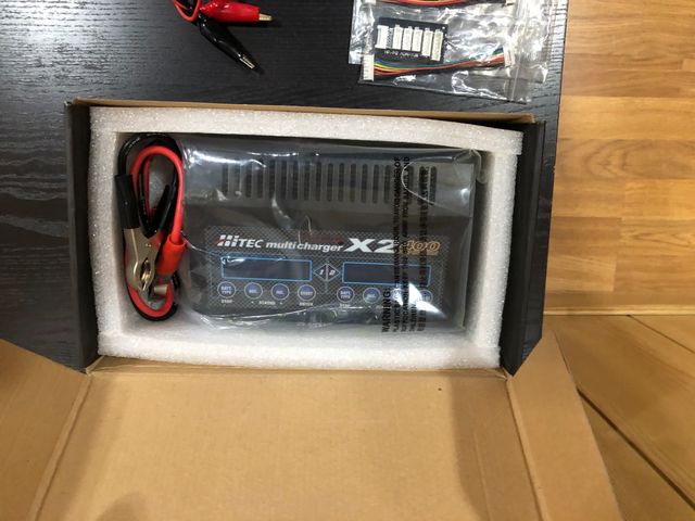 Cargador HITEC 2x400 RC AEROMODELISMO