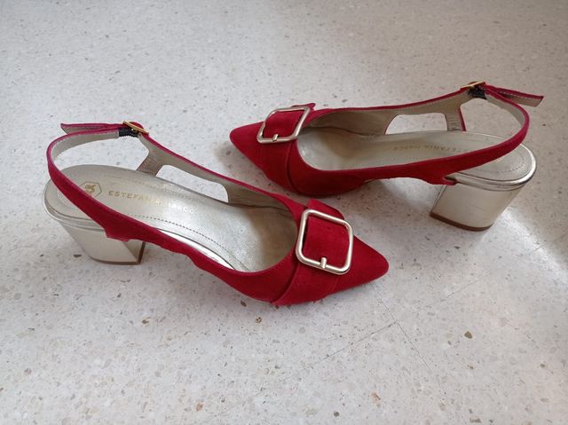 Zapatos rojos hebilla