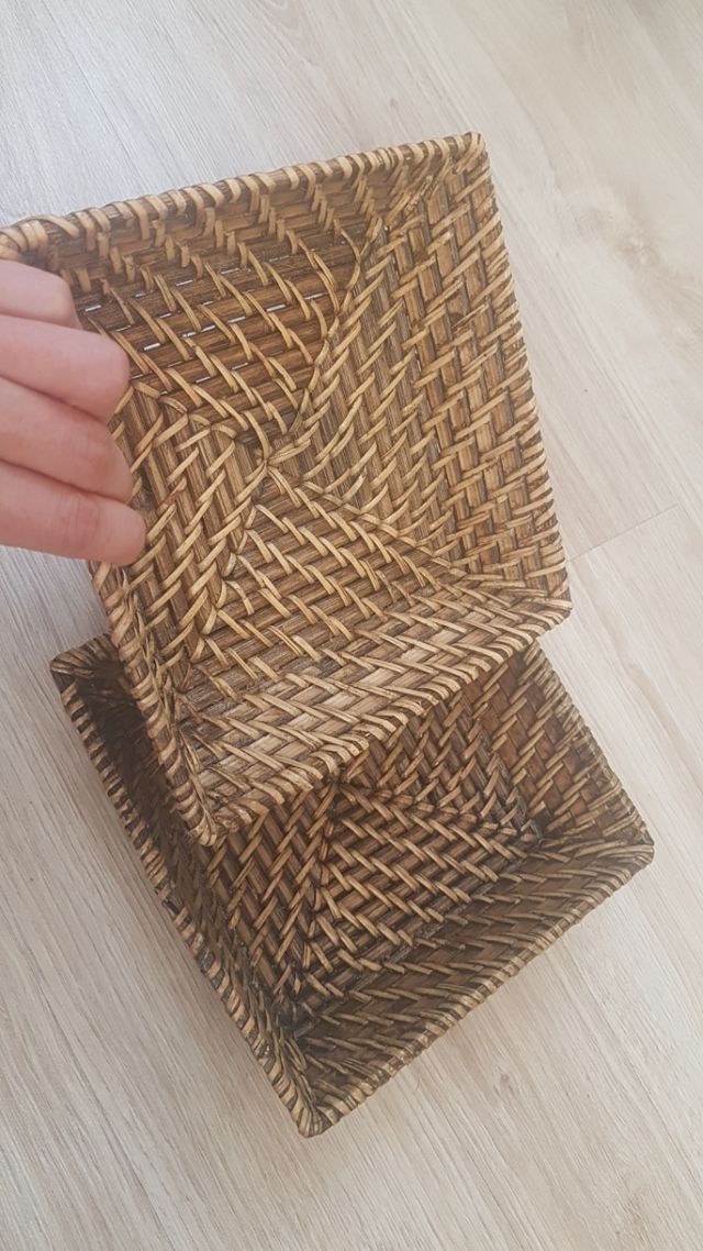 2 bandejas mimbre o figura inca