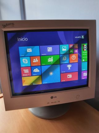 Pantalla PC antigua de segunda mano por 10 EUR en Vilalba en WALLAPOP