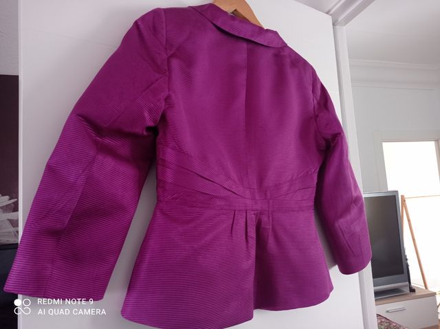 Precioso conjunto de vestido y chaqueta