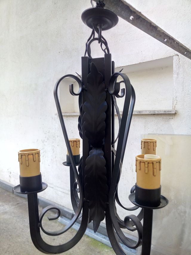Lámpara de forja.