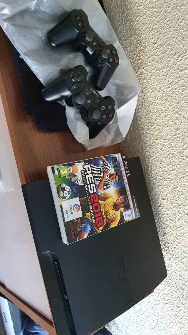 PS 3 slim + Pes2016 y 2 mandos de regalo