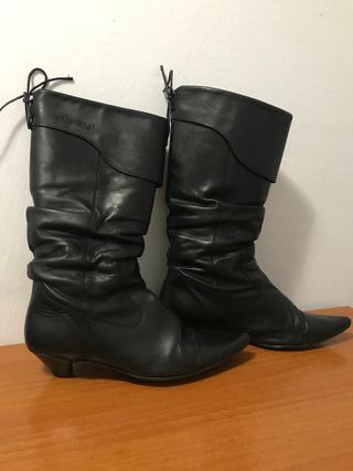 Botas mustang negras de pico 40 de segunda mano por 7 EUR en Gavà en  WALLAPOP