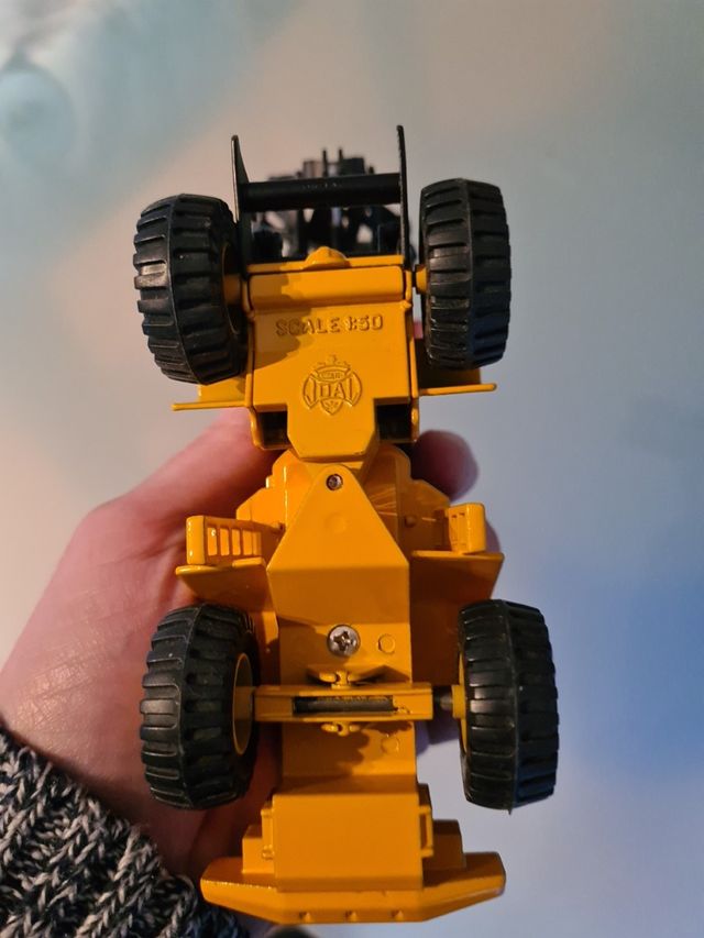 L160 Volvo BM escala 1:50