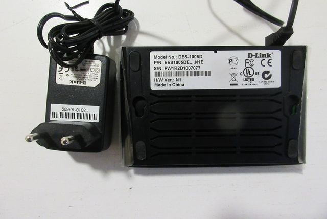 Switch DES-1005D de 5 puertos D-Link