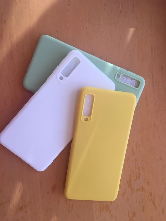 3 carcasas + cristal templado Samsung A7