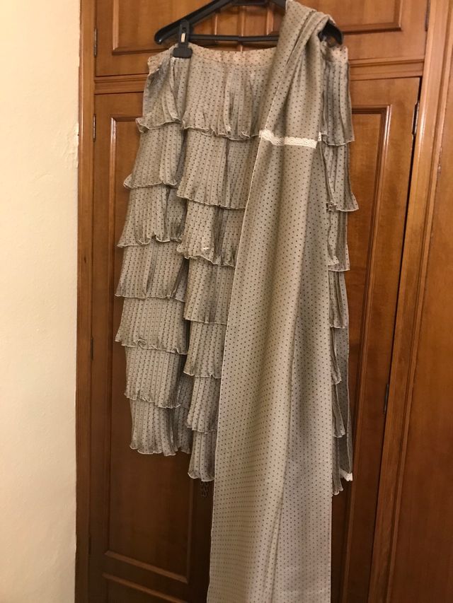 Faldas morada, de topos y negra maxis de vestir