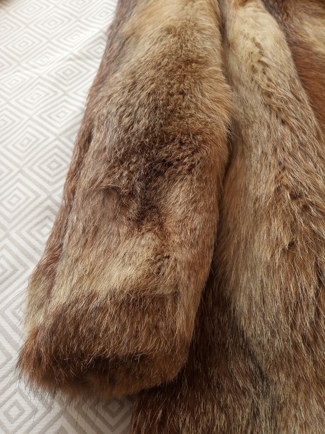 Abrigo de piel de lomos de lobo