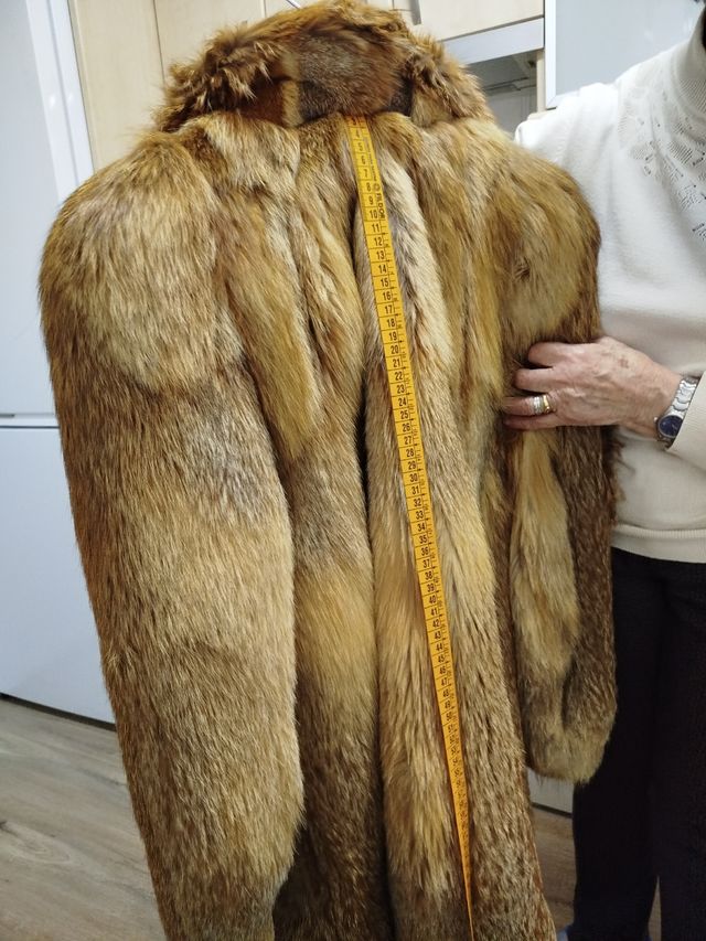 Abrigo de piel de lomos de lobo