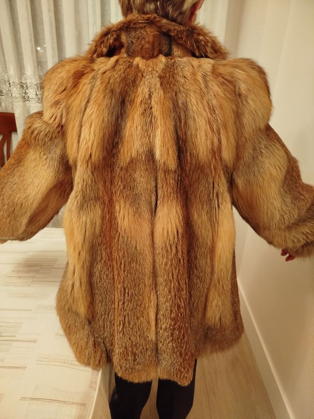 Abrigo de piel de lomos de lobo