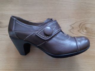 Zapato tacón mujer invierno pasther piel de segunda mano por 30 EUR en A  Barcala en WALLAPOP