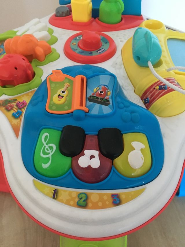 Mesa de juegos chicco