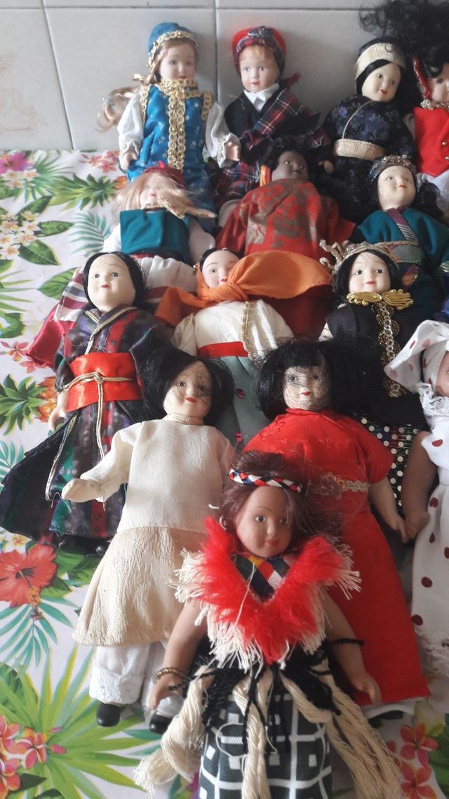 Muñecas porcelana diferentes paises