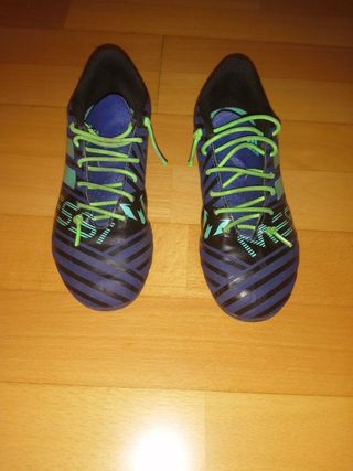 Botas futbol Adidas nemesis talla 33 de segunda mano por 10 EUR en Girona  en WALLAPOP