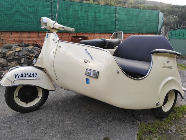 Vespa Con Sidecar Merino De Segunda Mano Por 40 000 En La Florida En Wallapop