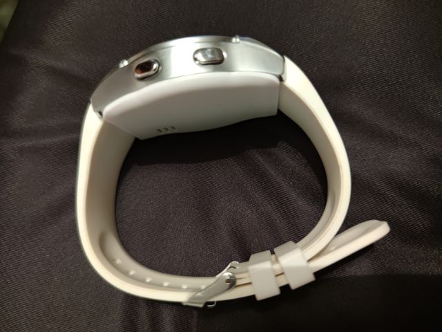 SMART WATCH Reloj Inteligente con su caja.