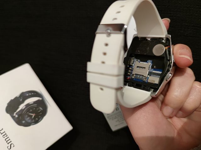 SMART WATCH Reloj Inteligente con su caja.