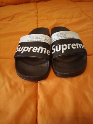 Chanclas Supreme original n39 ( 25cmt) de segunda mano por 5 EUR en  Benicarló en WALLAPOP