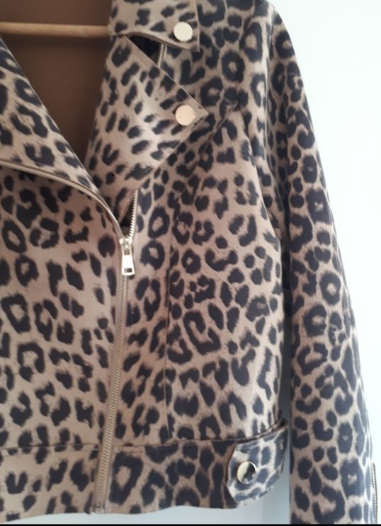 Cazadora animal print