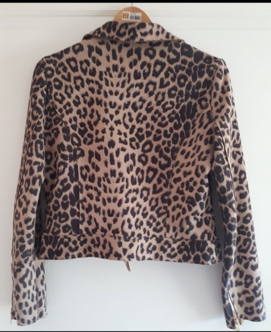 Cazadora animal print