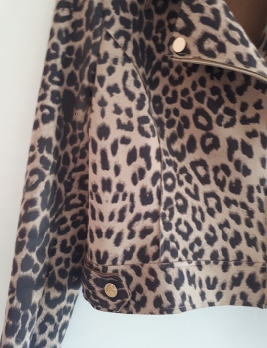 Cazadora animal print