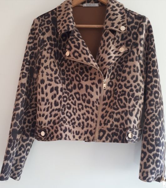 Cazadora animal print