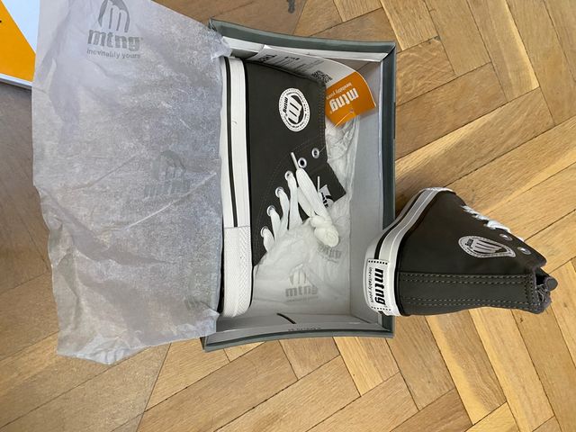 Zapatillas deportivas Mustang nuevas talla 32