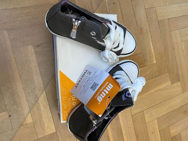 Zapatillas deportivas Mustang nuevas talla 32