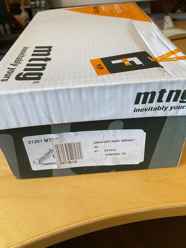 Zapatillas deportivas Mustang nuevas talla 32