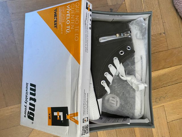 Zapatillas deportivas Mustang nuevas talla 32