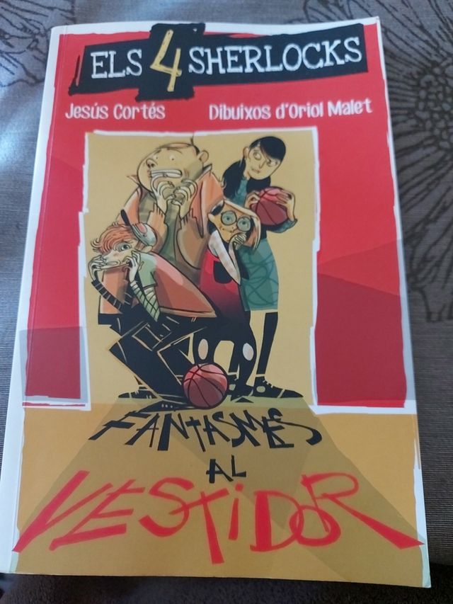 Els 4 Sherlocks Fantasmes al vestidor