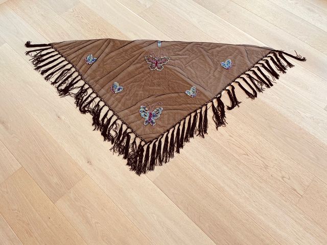 Elegante pareo con motivos de mariposas