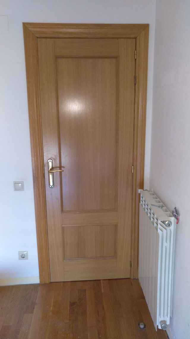 Puertas interiores madera roble (7) de segunda mano por 120 € en Lleida
