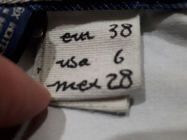 Minifalda vaquera T. 38 con flecos