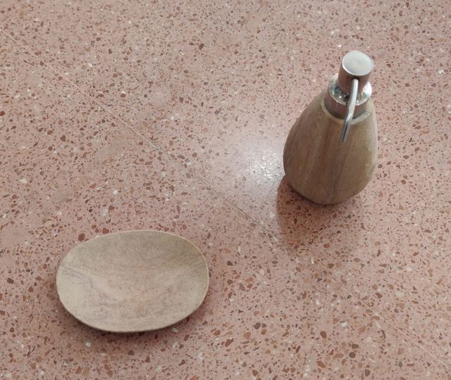 DOSIFICADOR Y JABONERA DE PIEDRA