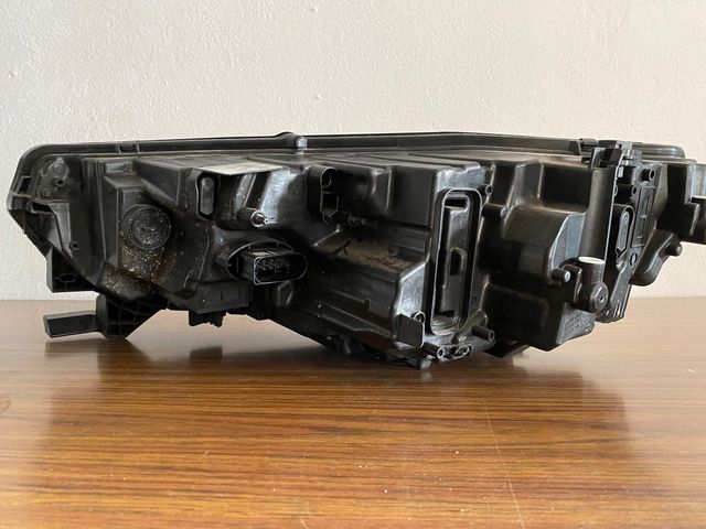 Faro nuevo Octavia 2021