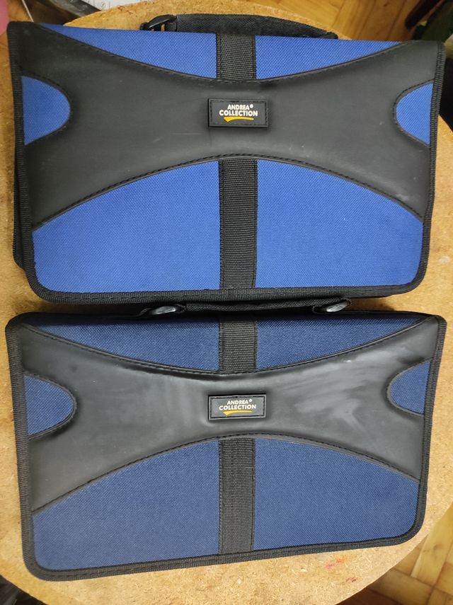 2 estuches grandes para CD's
