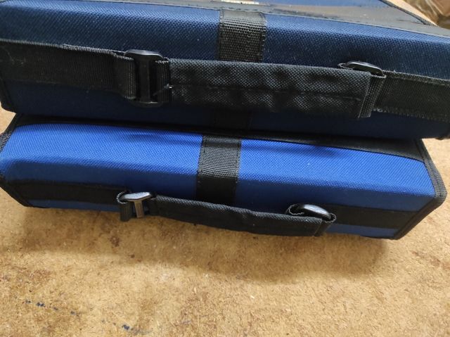 2 estuches grandes para CD's