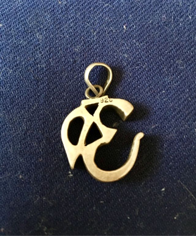 Om plata de primera ley