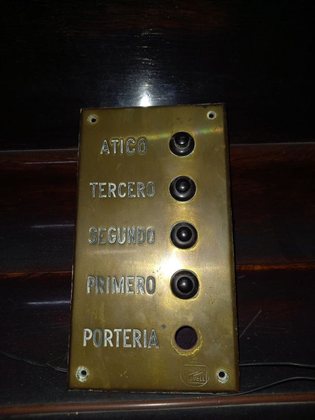 pulsador ascensor antiguo