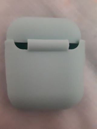 Funda airpods verde agua de silicona. de segunda mano por 4 EUR en Yurre en  WALLAPOP