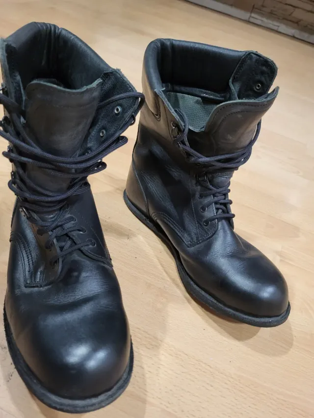 Botas militares. Tamanho 46 (sem sola)
