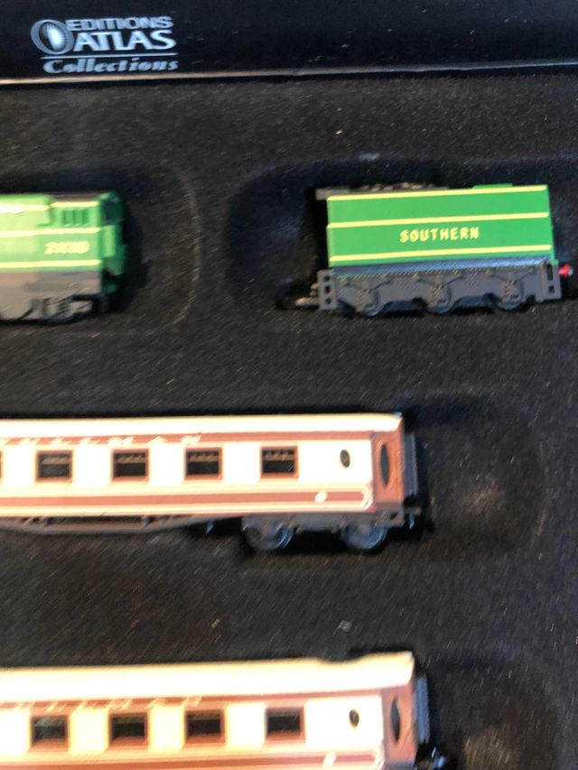 Mini Tren Escala Z: "Golden Arrow" - Atlas 1/220