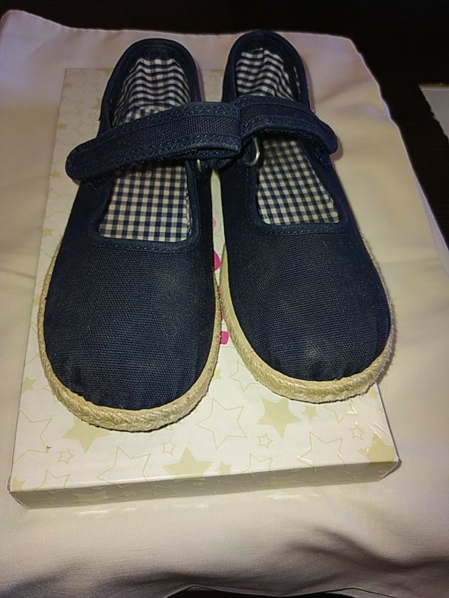 Merceditas  talla 27 niña