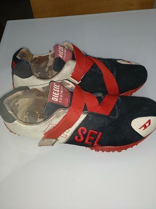 Zapatillas Marca Diesel de segunda mano por 5 EUR en Málaga en WALLAPOP